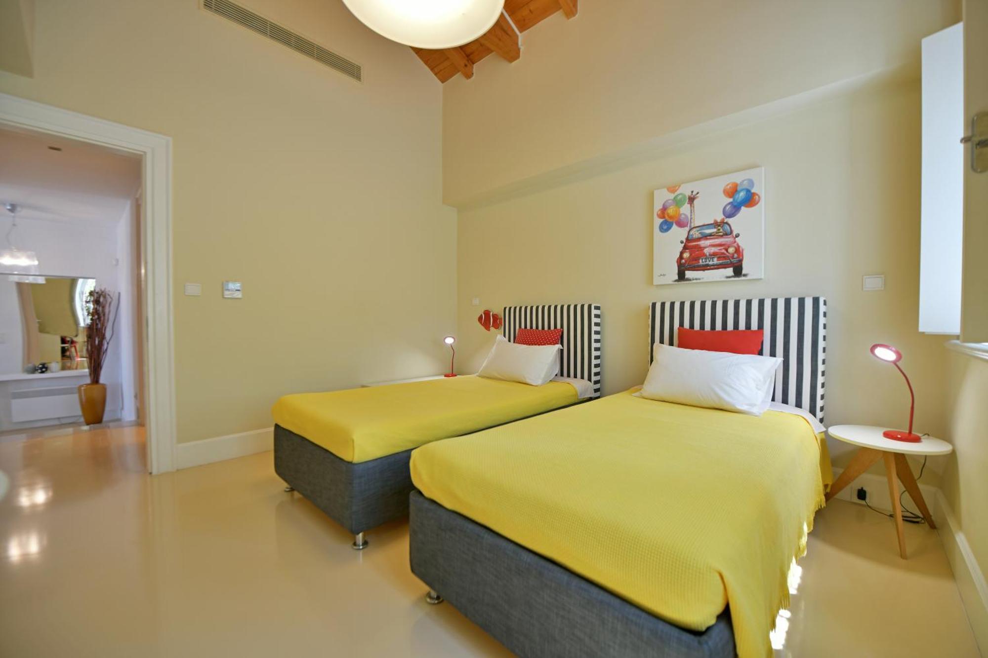 Hydra Kamini Beach Thea ภายนอก รูปภาพ